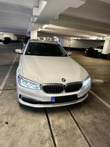 BMW 540i xDrive Touring A - - BMW 540: Weiß