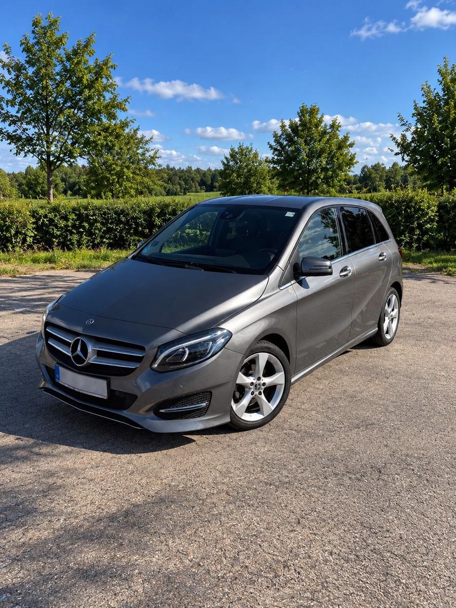 Mercedes-Benz B 180