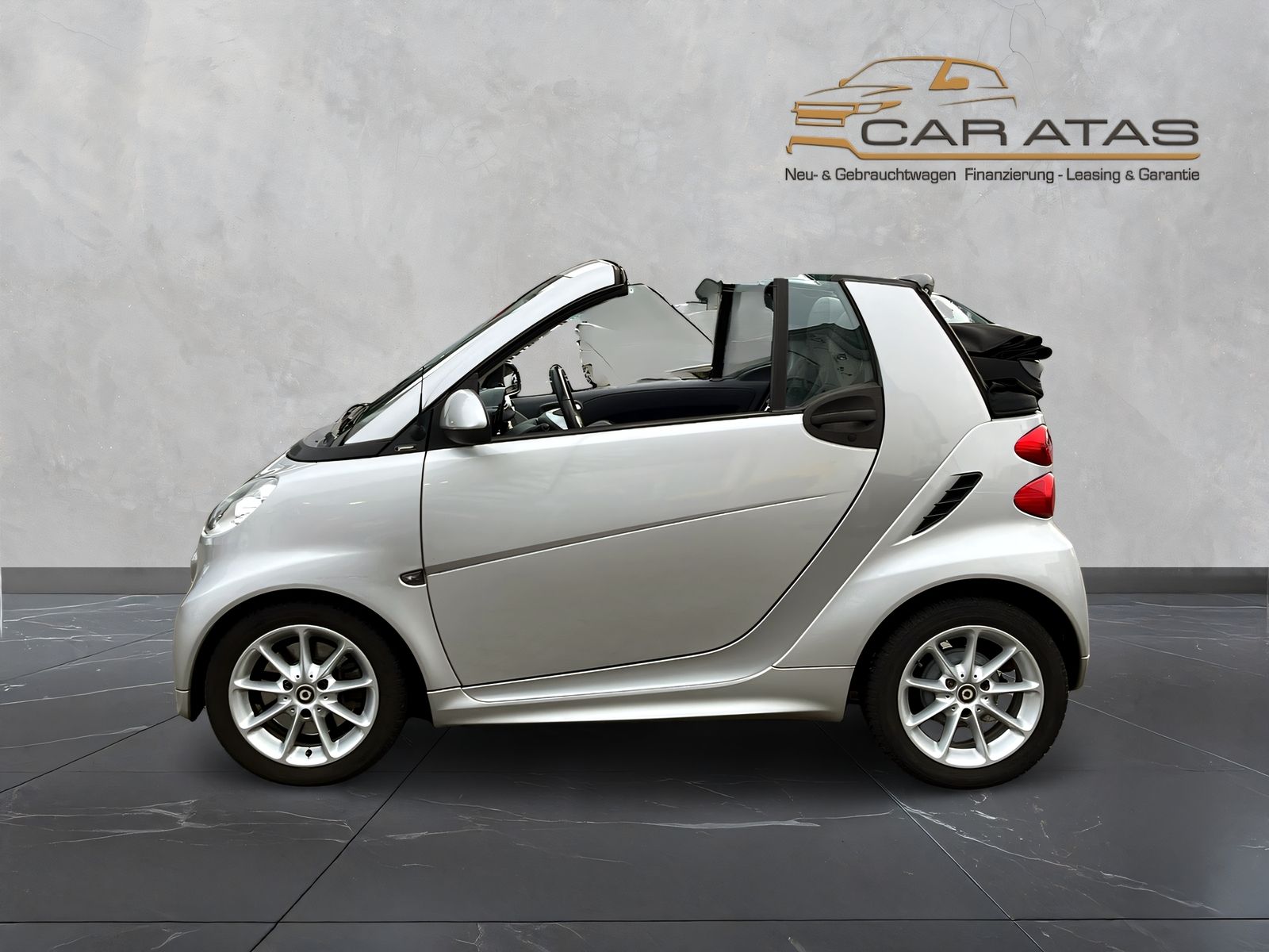 Fahrzeugabbildung Smart ForTwo Cabrio MHd AUT. KLIMAAUT. SITZHEIZUNG