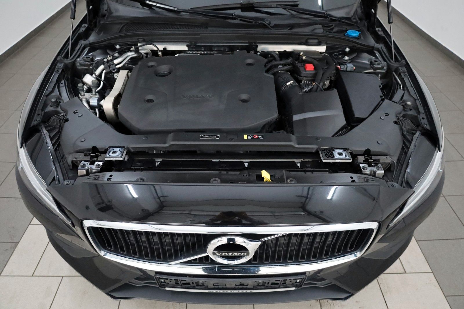 Fahrzeugabbildung Volvo V60 B4 D, Momentum Pro,Leder,Navi,SH,Kamera,ACC