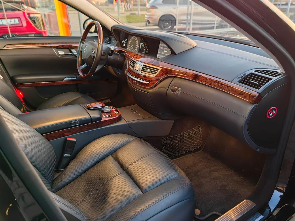 Mercedes-Benz S 600
