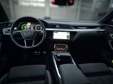 Audi Q8 - 10