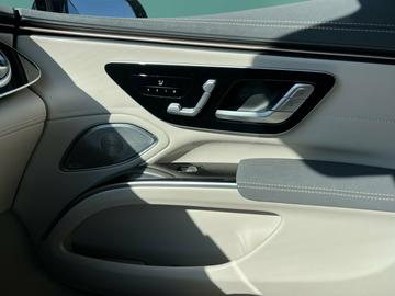 صورة مصغرة 14 لـ 2021 Mercedes-BENZ EQS