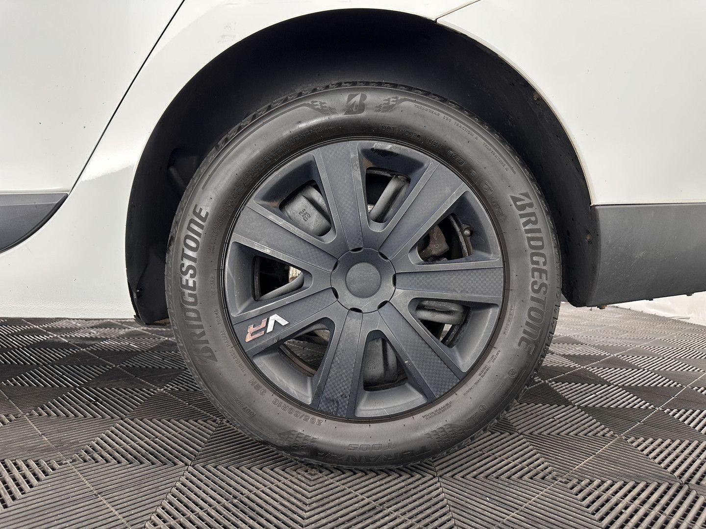 Renault Megane 2013 — photo 20