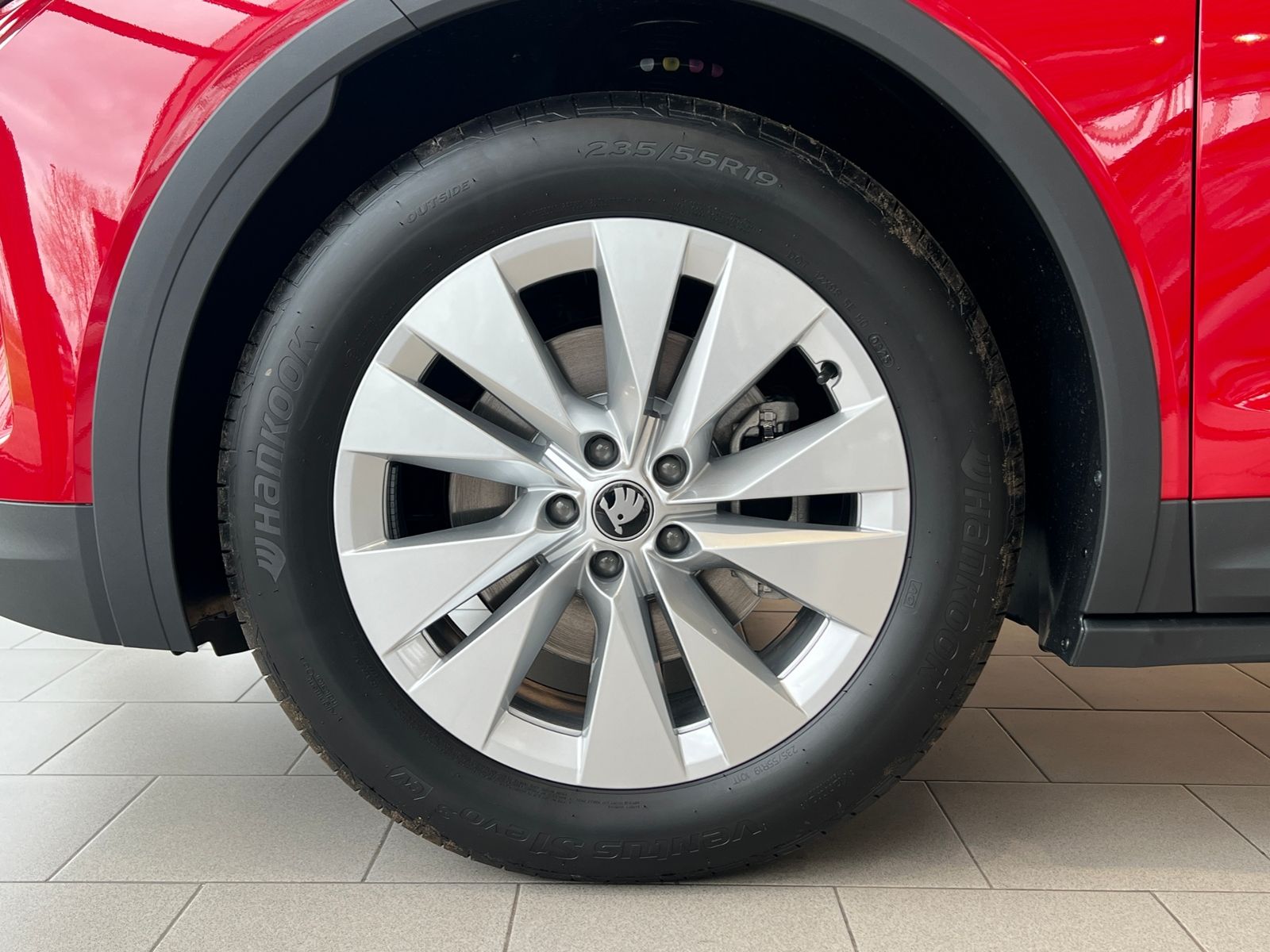 Fahrzeugabbildung SKODA Elroq 50 TOUR *AHK, LED, Navi, Kamera, 19"-LM*