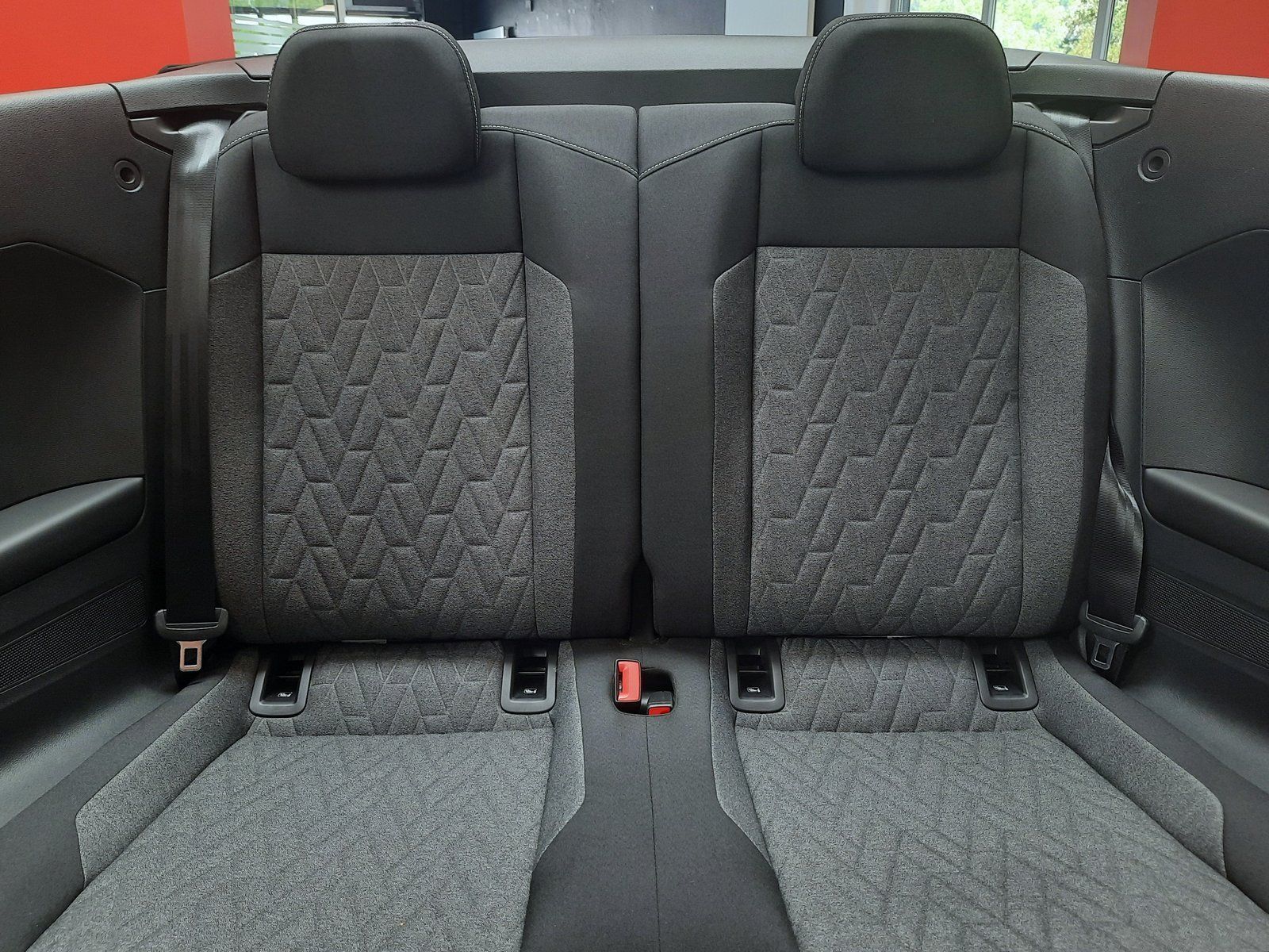 Fahrzeugabbildung Volkswagen T-Roc Cabriolet Move TSI *AHK*Navi*LED*PDC*Sitzh