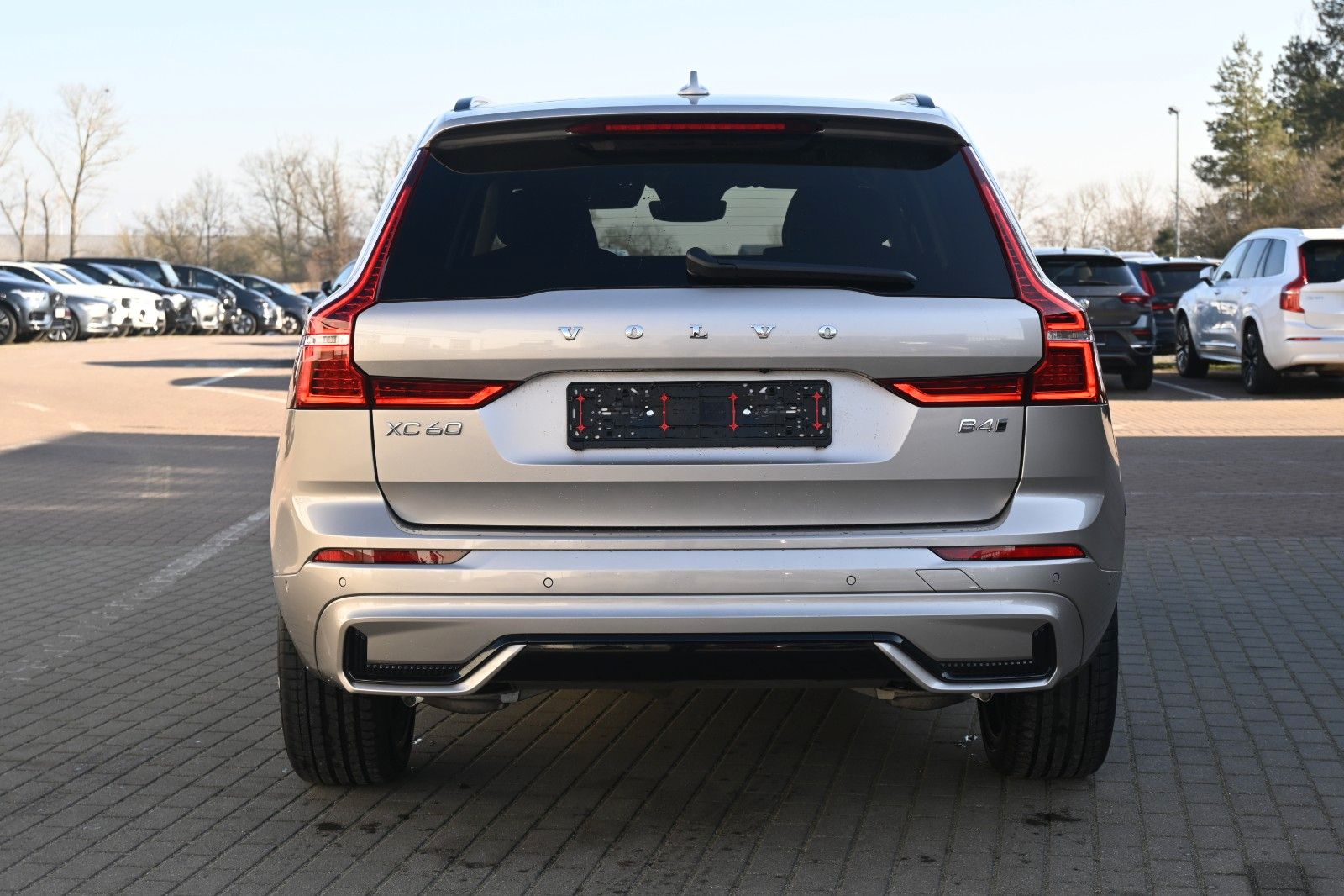 Fahrzeugabbildung Volvo XC60 Ultimate Dark AWD*MASS*LUFT*B&W*NAV*HUD*AHK