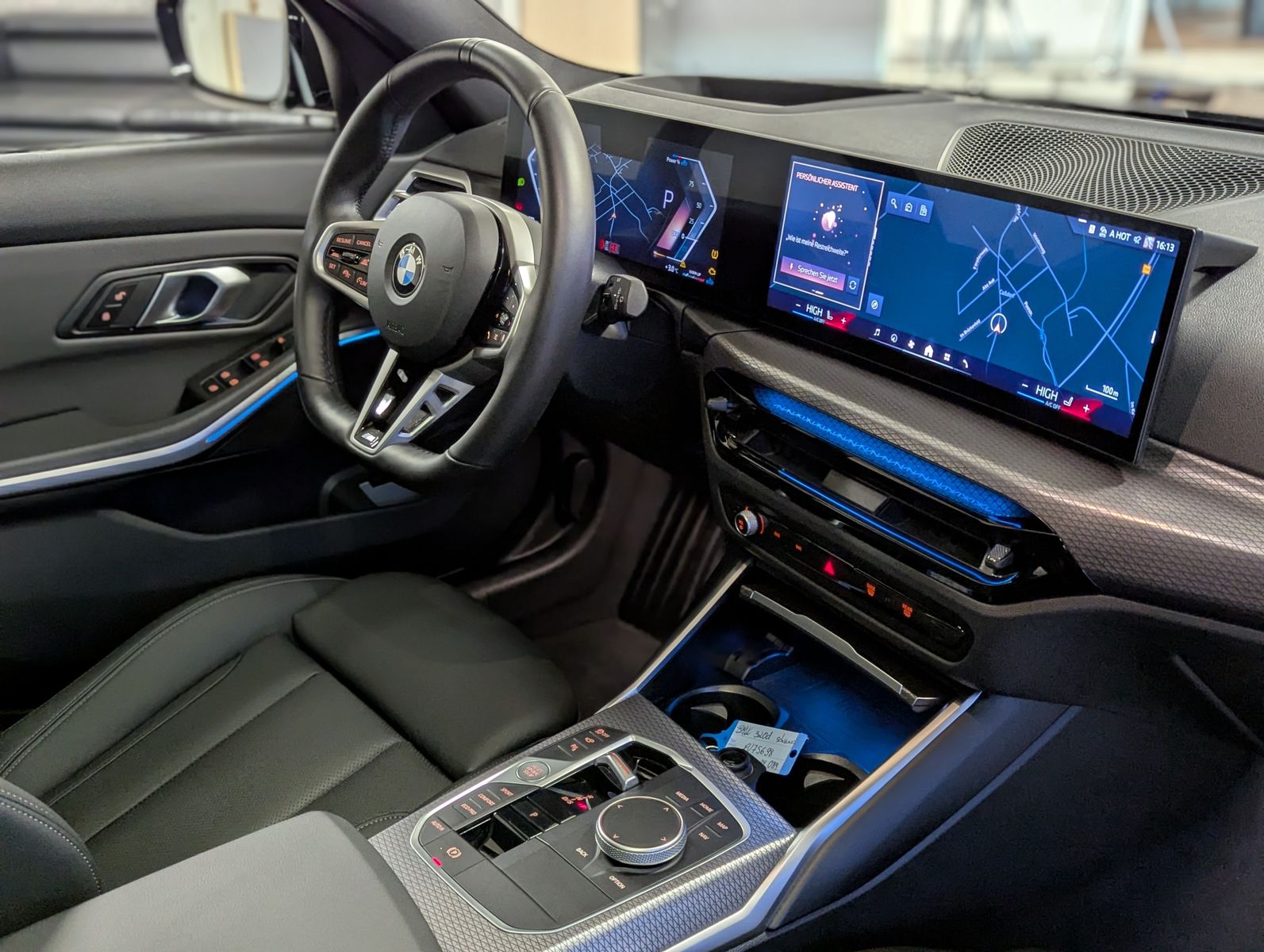 BMW 320 d xD M-Sport HUD Pano ACC LED-adaptiv AHK - Image 11