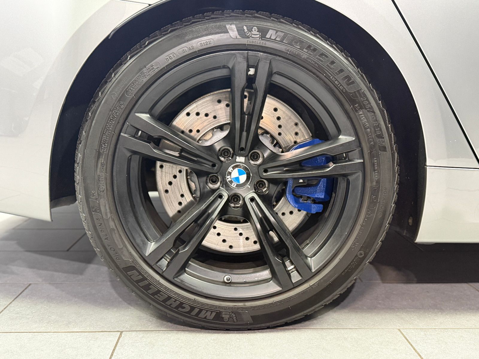 Fahrzeugabbildung BMW M5 Limousine|H&K|PANO|360°|M-DRIVERS|LCI