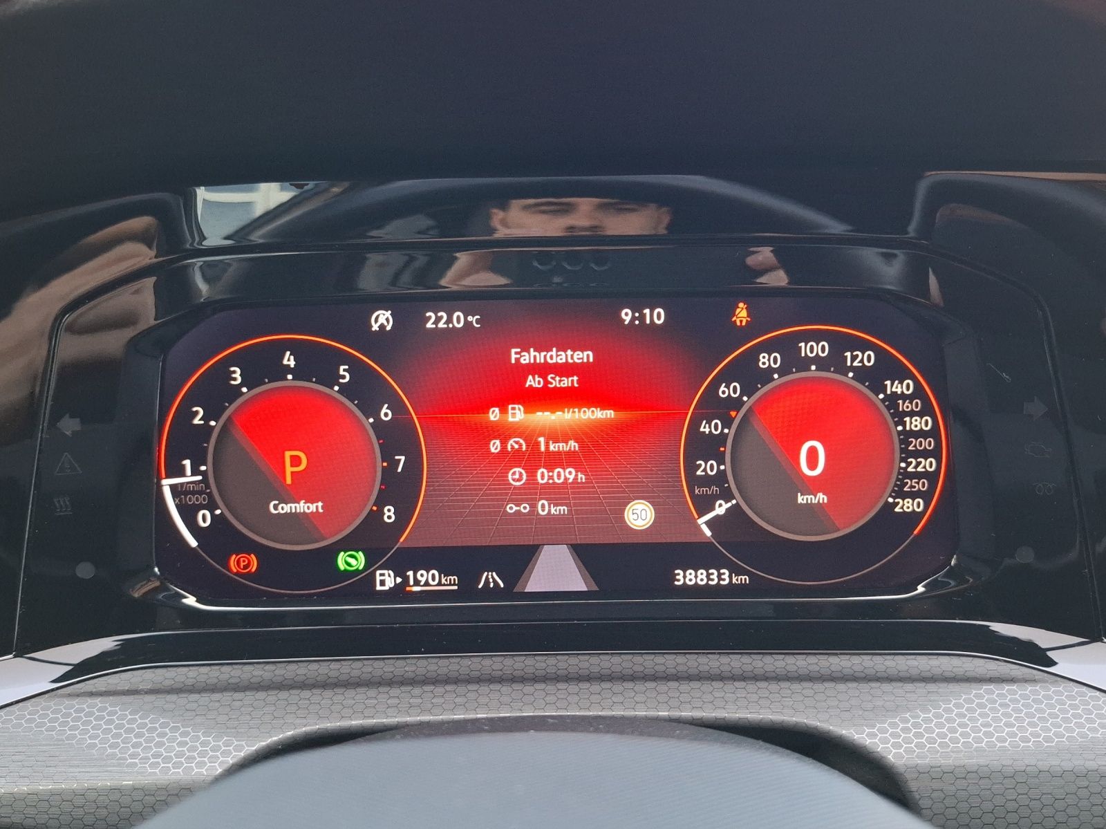 Fahrzeugabbildung Volkswagen Golf VIII GTI DSG Matrix AHK Navi Pano AID ACC R