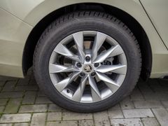 Foto Nummer 5: SKODA Superb