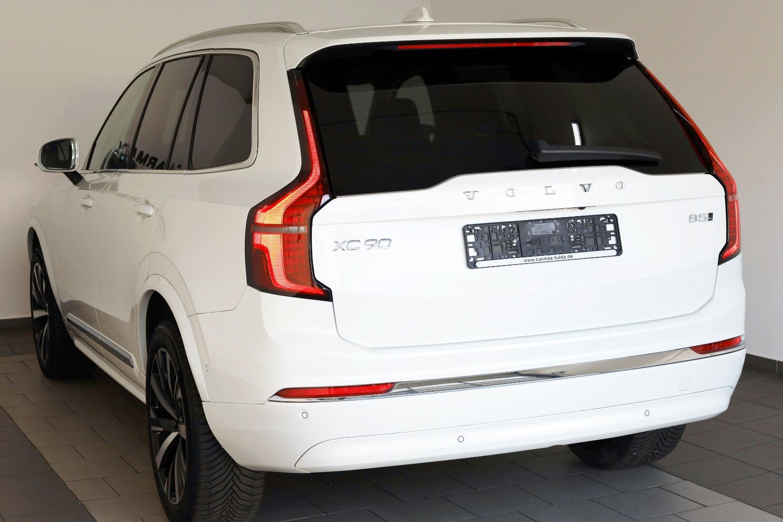 Fahrzeugabbildung Volvo XC90 Plus Bright AWD,7Sitz,4xSH,360°,HUD,ACC,AHK