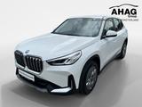 BMW iX1 xDrive30 - weiße BMW iX1
