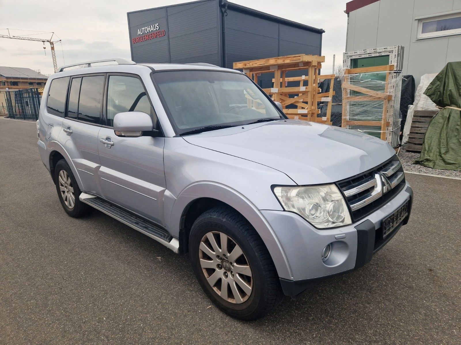 Fahrzeugabbildung Mitsubishi Pajero 3.2 DI-D Instyle ! LEDER ! NAVI ! AHK !