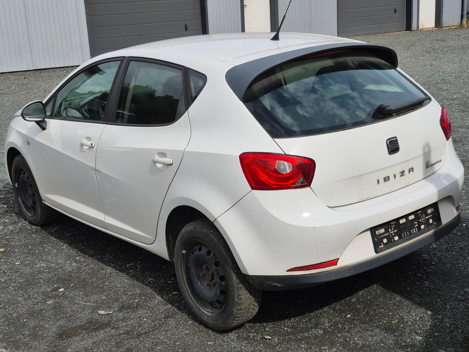 Seat Ibiza 2012 — rear view