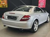 Mercedes-Benz SLK 200 SLK 200 Kompressor*Automatik*SH*Leder*TÜ - Mercedes-Benz SLK 200 Gebrauchtwagen in Köln