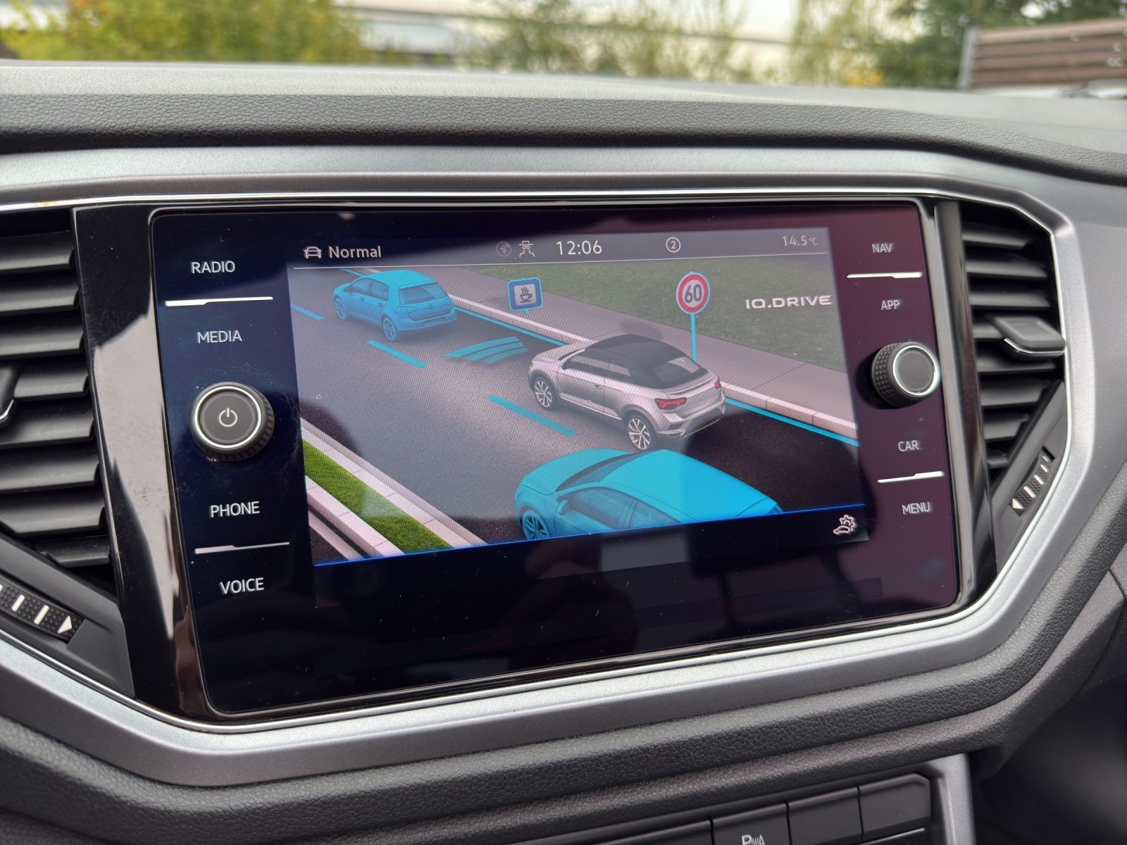 Volkswagen T-Roc - Bild 17