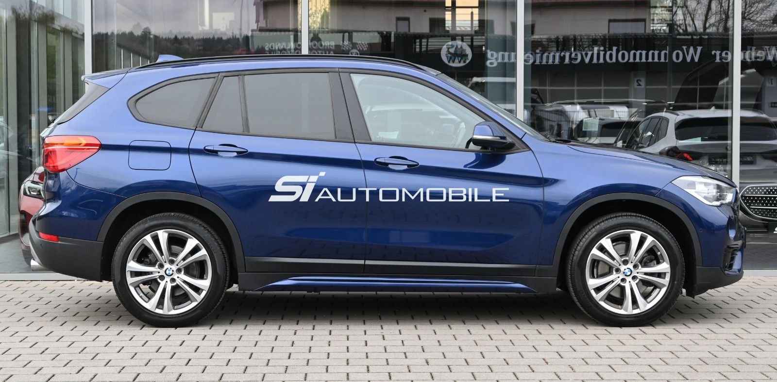 Fahrzeugabbildung BMW X1 xDr20d SPORT °AHK°KAMERA°LEDER°MEMO°NAVI°PANO