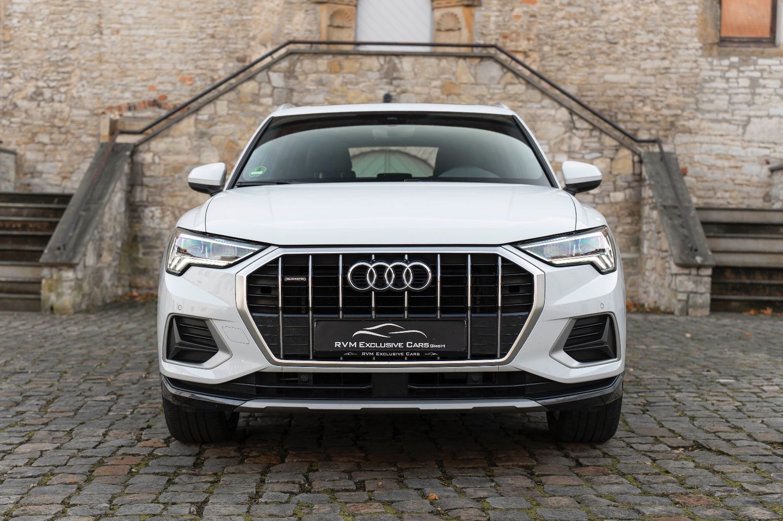 Fahrzeugabbildung Audi Q3 35 TDI QUATTRO DSP LED TOTW NAV TEMPOMAT