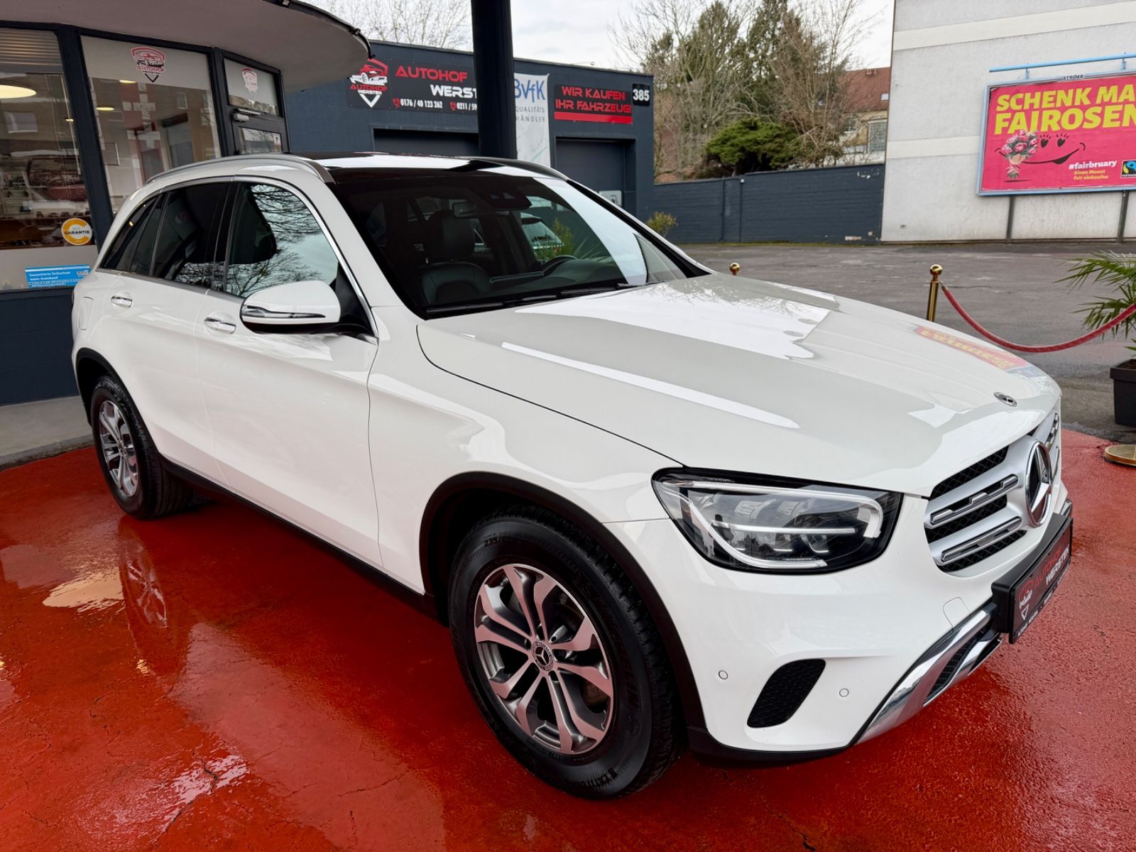 MERCEDES-BENZ GLC 220d AMG-Line Interieur 4Matic 1. Hand