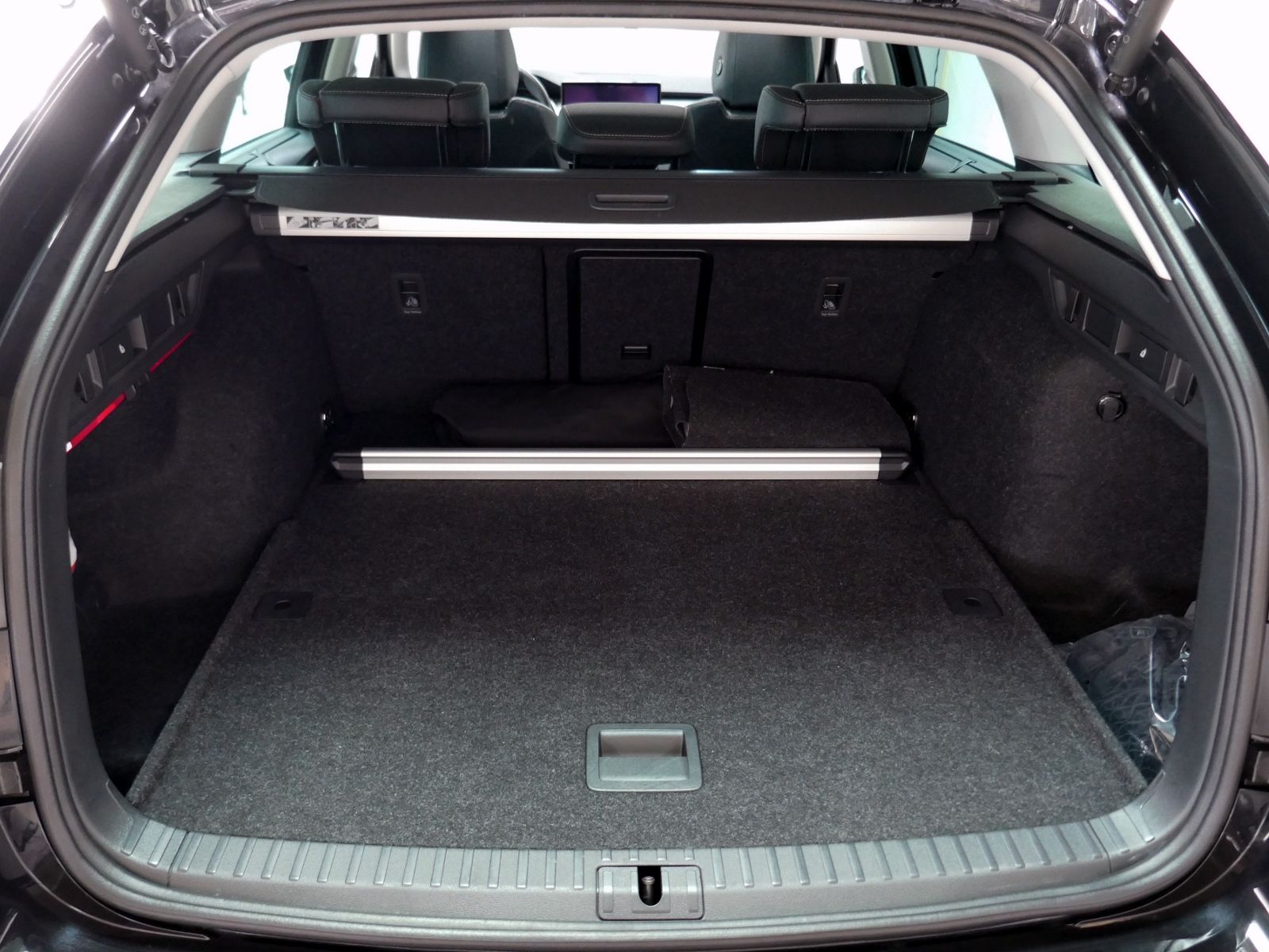 Fahrzeugabbildung SKODA Octavia Combi Tour 2.0 TDI | LED RFK ACC Navi
