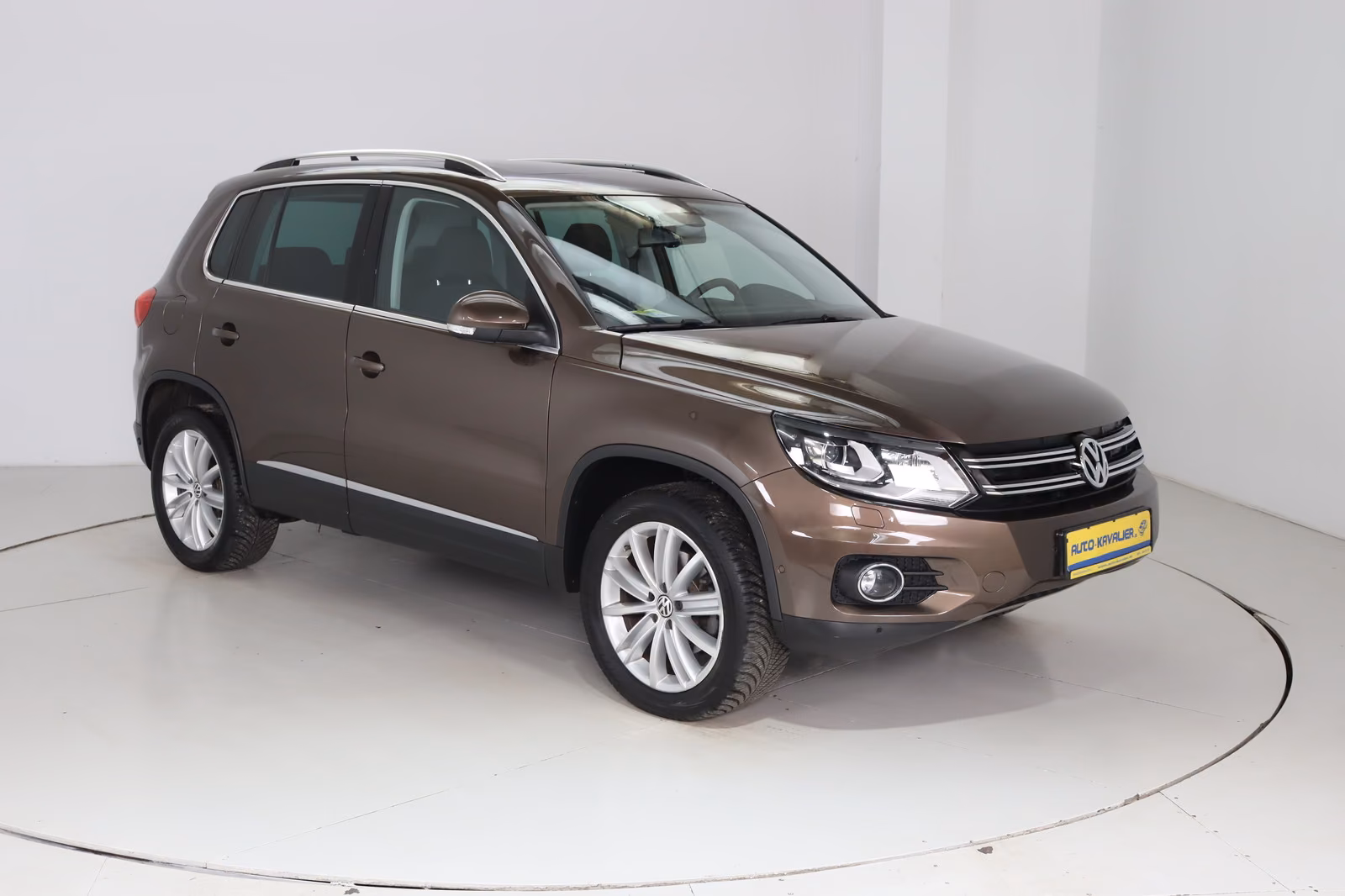 Volkswagen Tiguan * Pano * Navi * Xenon * Parkassistent Tra