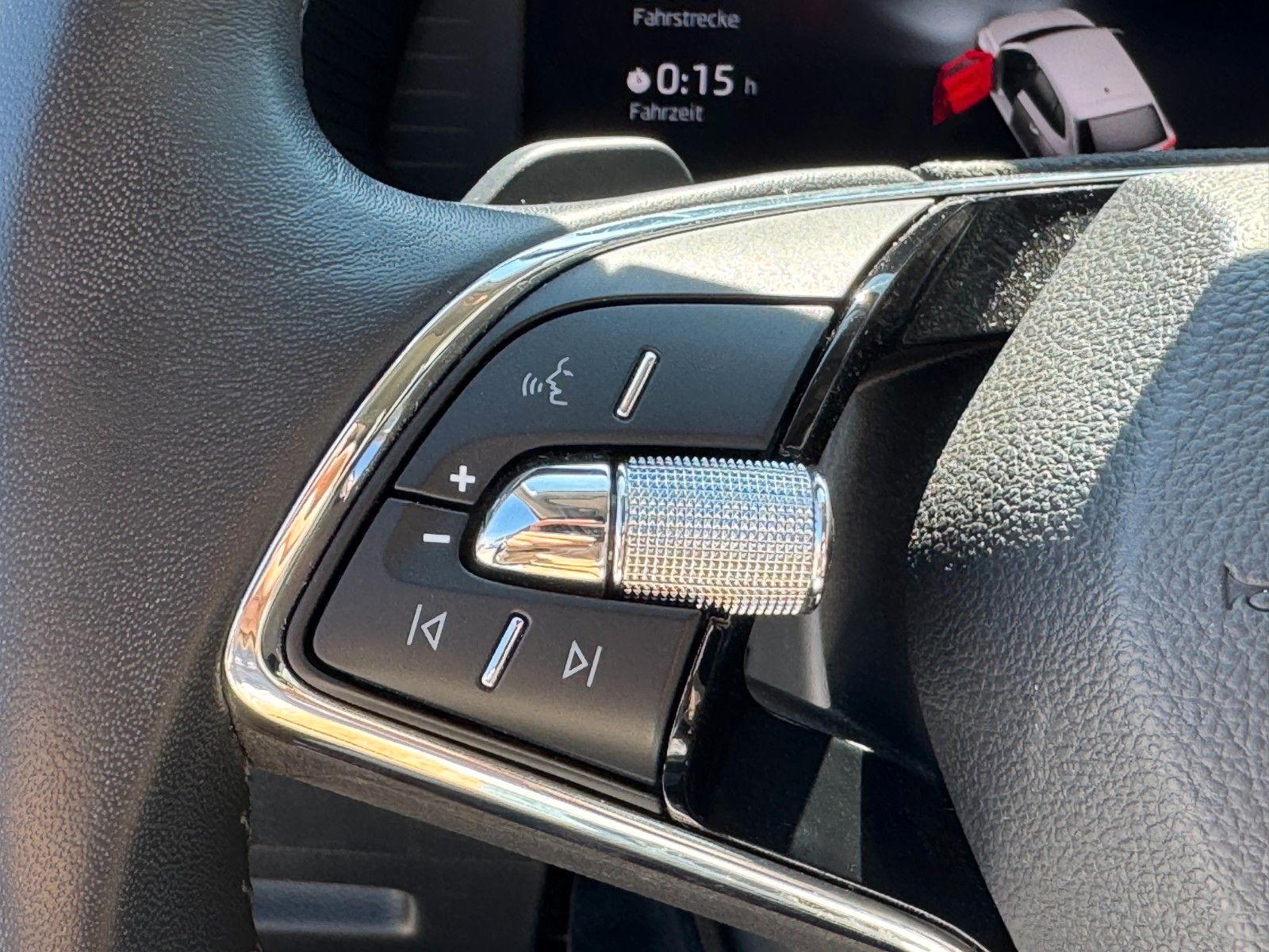 Fahrzeugabbildung SKODA Scala Ambition 1.0 TSI DSG Navi SmartLink VC SHZ