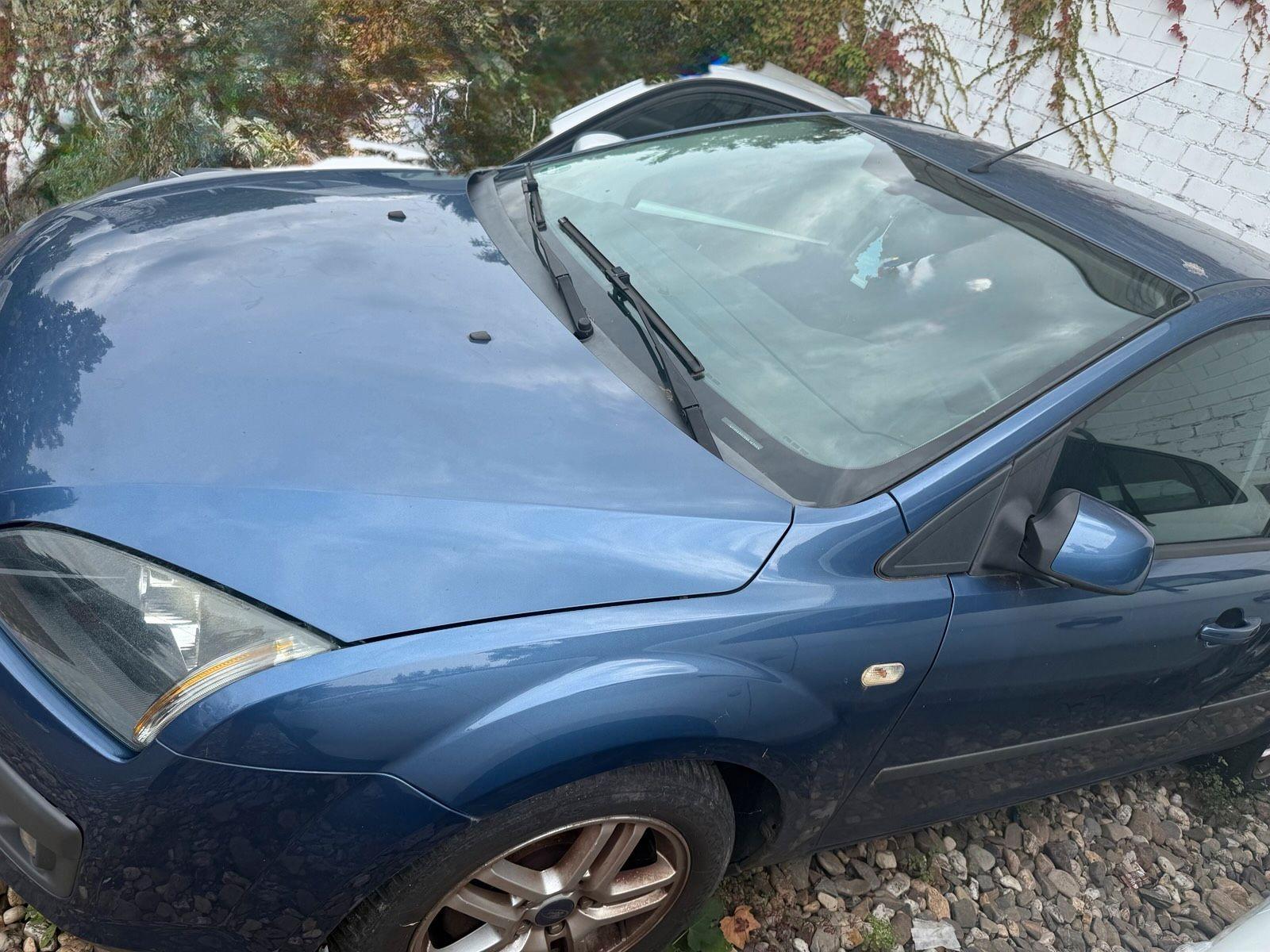 Ford Focus 2006 — rear view