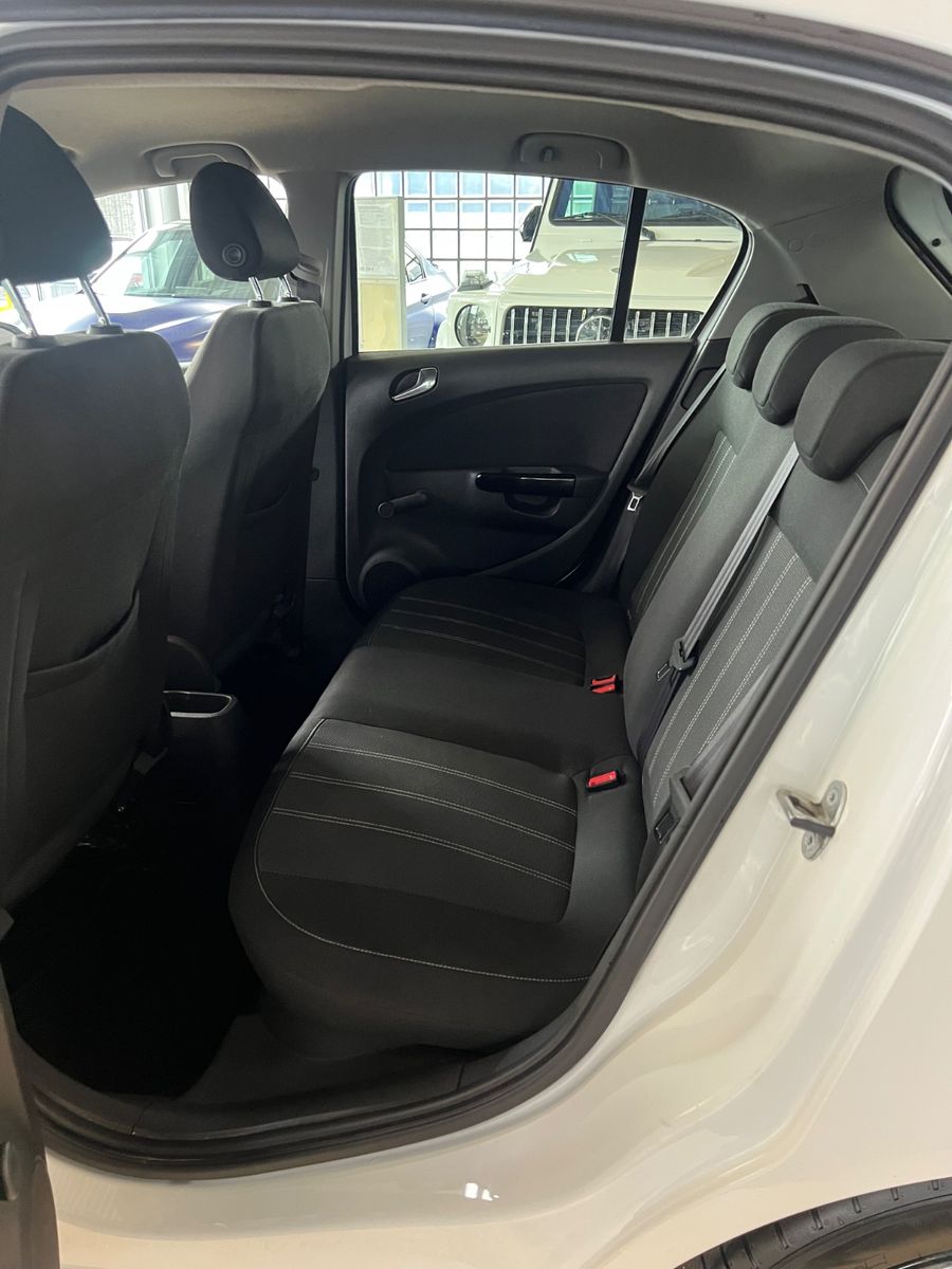 Fahrzeugabbildung Opel Corsa D Color Edition Sport