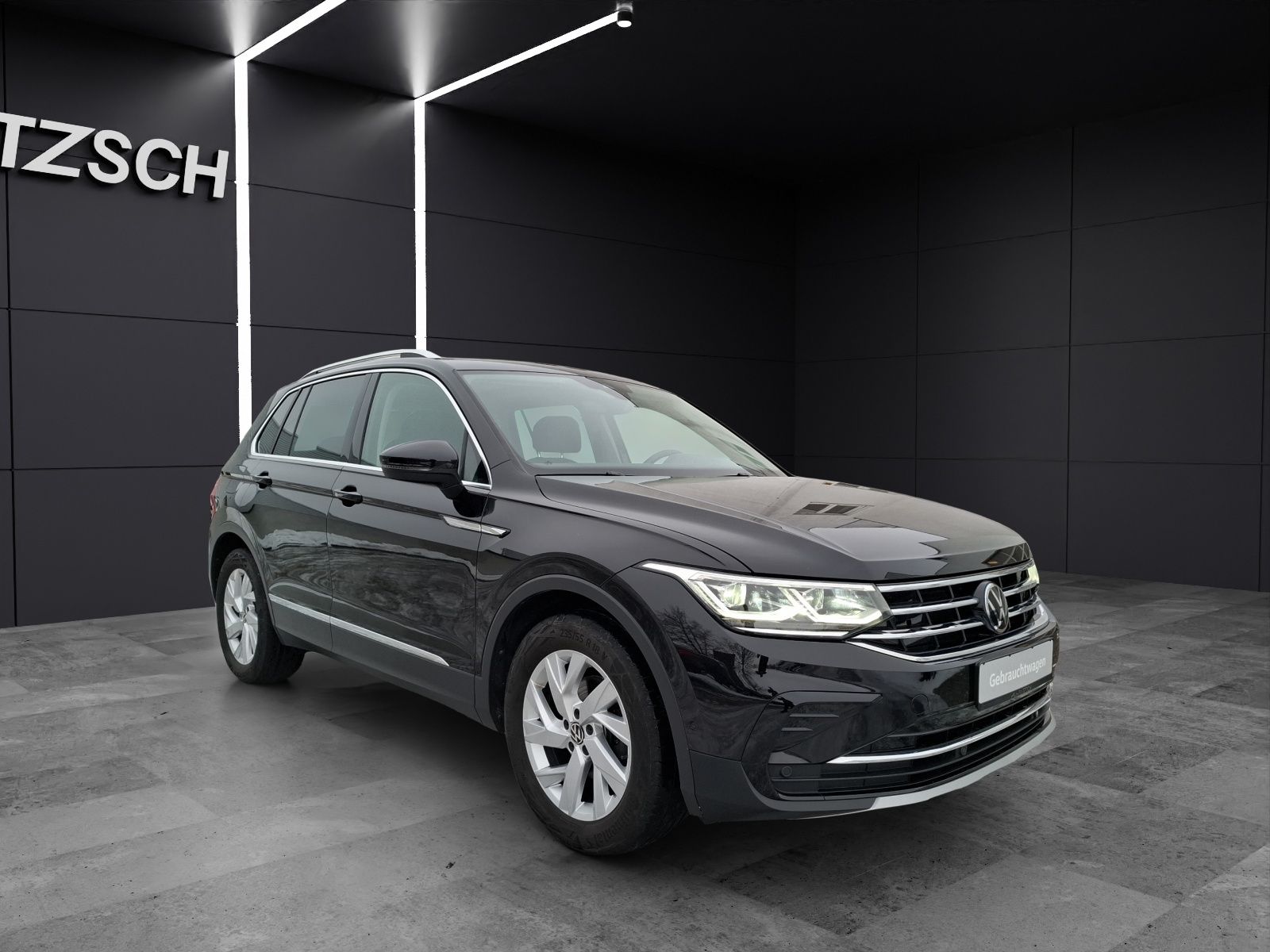 Fahrzeugabbildung Volkswagen Tiguan TDI Elegance DSG Matrix Navi AID Pano ACC