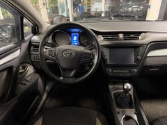 TOYOTA Avensis Touring Sports Business Edition/AHK/LED!