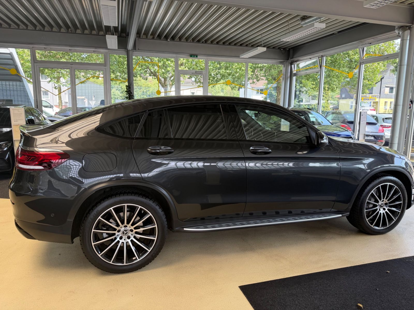 Fahrzeugabbildung Mercedes-Benz GLC 400 d Coupe 4 Matic AMG LINE * DIGITALTACHO