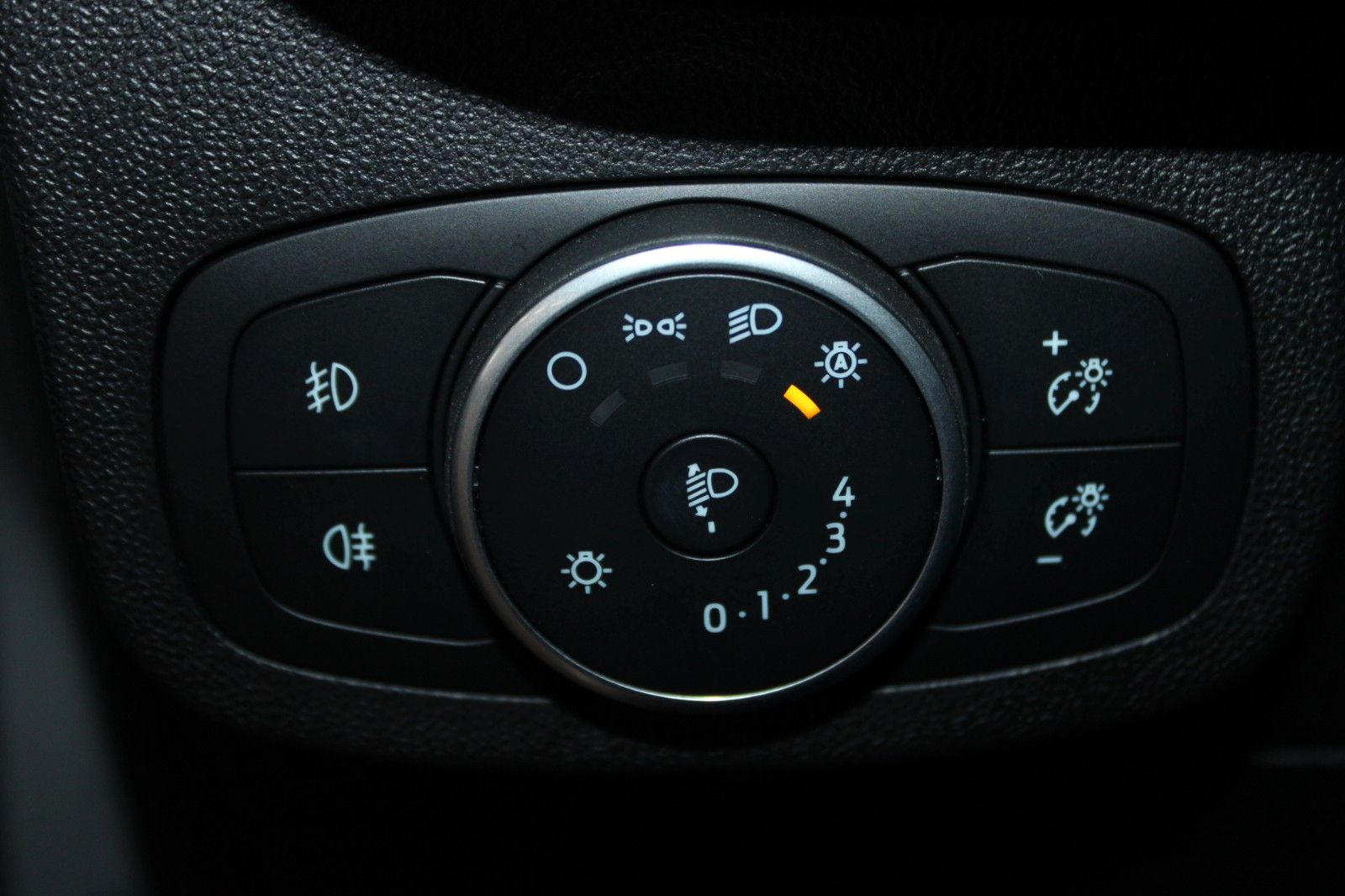 Fahrzeugabbildung Ford Fiesta Cool & Connect 5-T CAM PDC KLIMA WinterP.