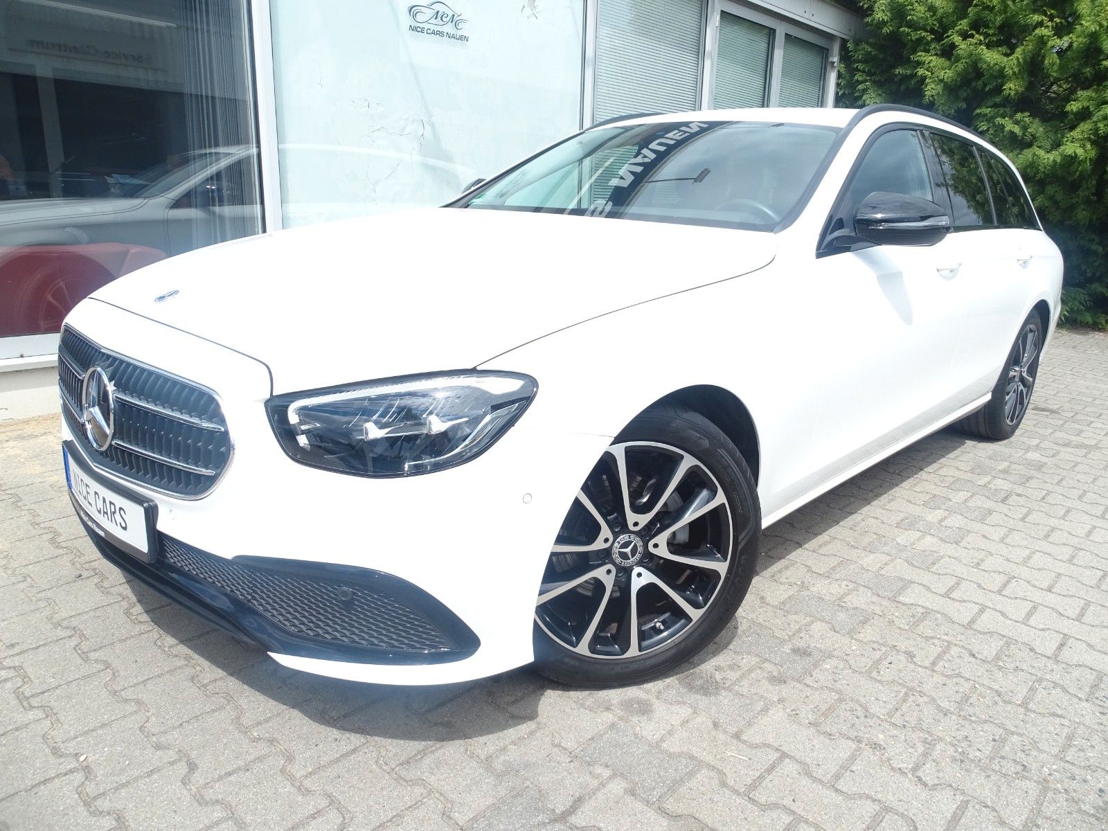 Mercedes E 200 - 1