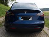 Tesla Y 2023 LR Long Range Dual Motor AWD AHK allwette - blaue Tesla Model Y