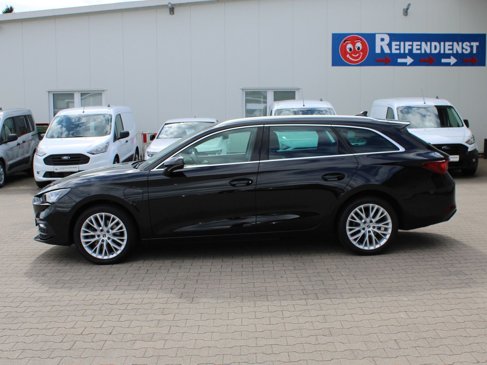 Seat Leon Sportstourer FR HYBRID EXCELLENCE DSG/LED imagem 2