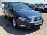 Volkswagen Passat Lim. Trendline BlueMotion - VW Passat Gebrauchtwagen in Düsseldorf