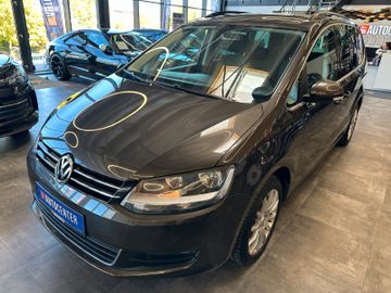 Volkswagen Sharan*7-Sitzer*3-ZONEN*SZHZ*NAVI*TEMPO*AHK*PDC