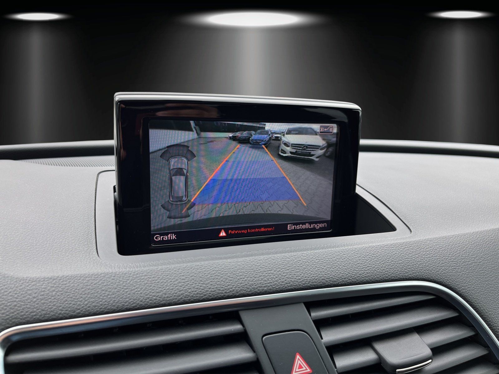 Fahrzeugabbildung Audi Q3 2.0 TFSI quattro S-LINE Comp./PANO/KAMERA/LED