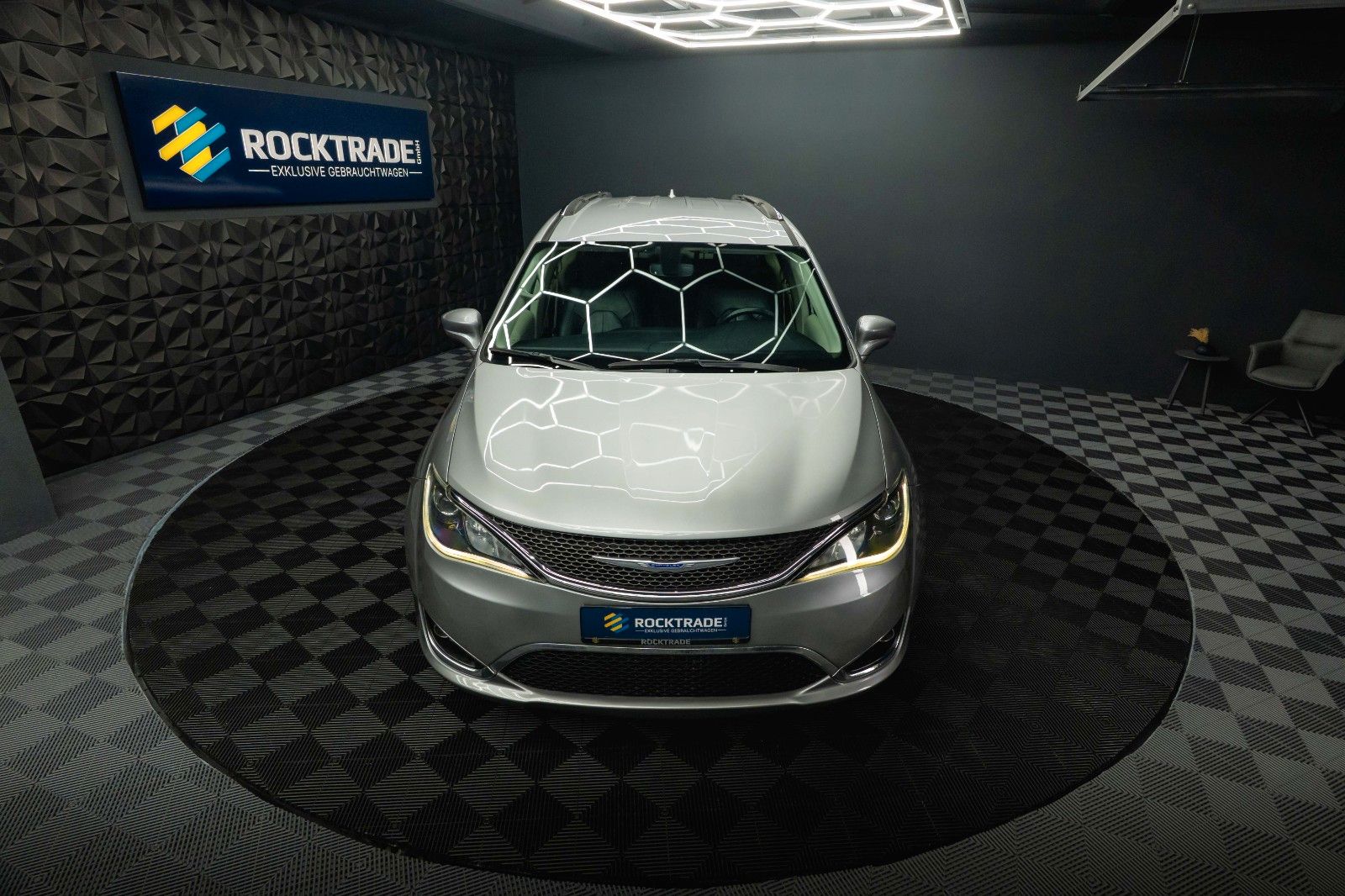 Fahrzeugabbildung Chrysler Pacifica 3.6 V6 Touring L *7 Sitze*LED*Kamera*