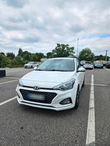 Hyundai i20 GB  FL 1.2  NAVI R.Cam/P.sen s... - Hyundai Accent: Kleinwagen