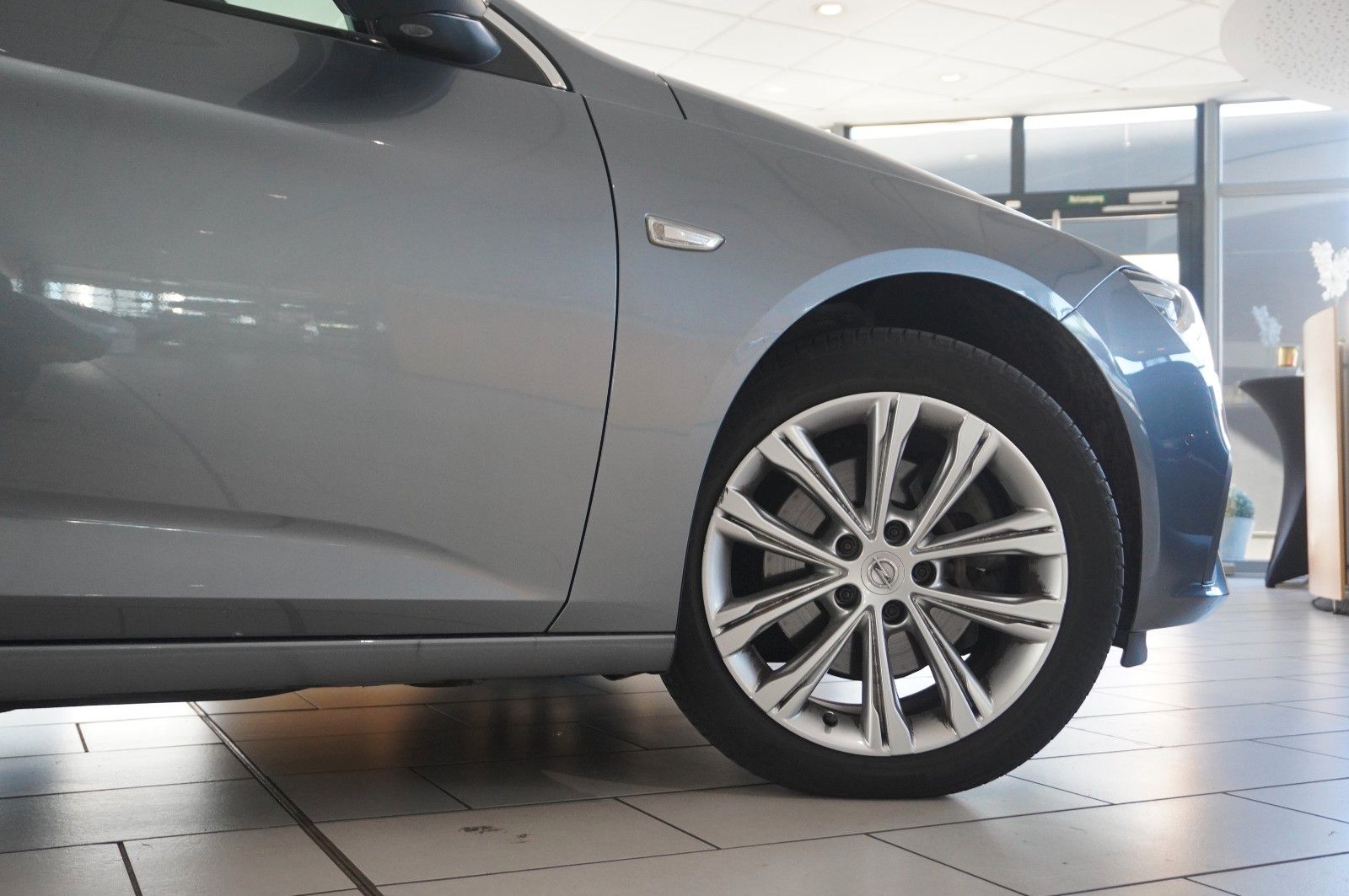 Fahrzeugabbildung Opel Insignia B ST 2.0D ELEGANCE NAVI/LED/KAMERA/DAB+