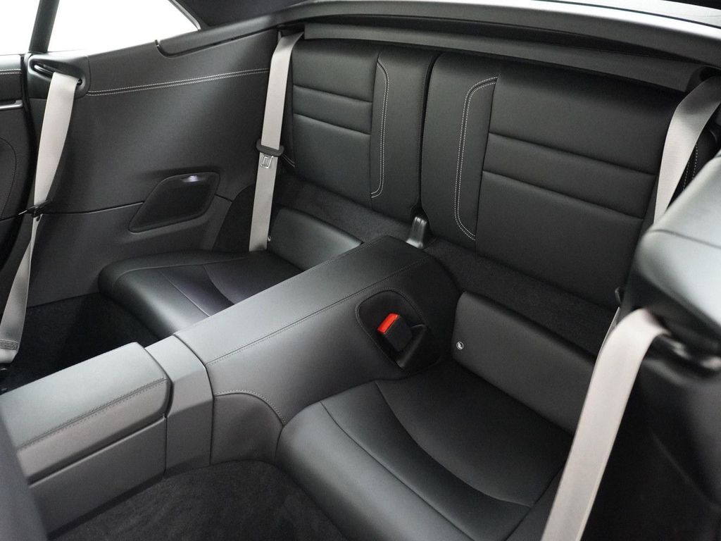 Porsche 992 Cabrio 3.0 Carrera S Sport Design | Sport Ch