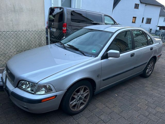 Volvo S40