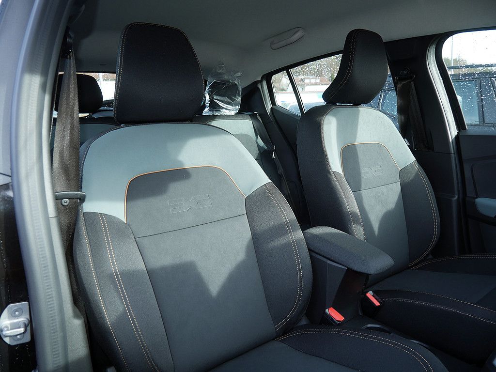 Fahrzeugabbildung Dacia Sandero Stepway Extreme TCe 110 FACELIFT 2026!!!