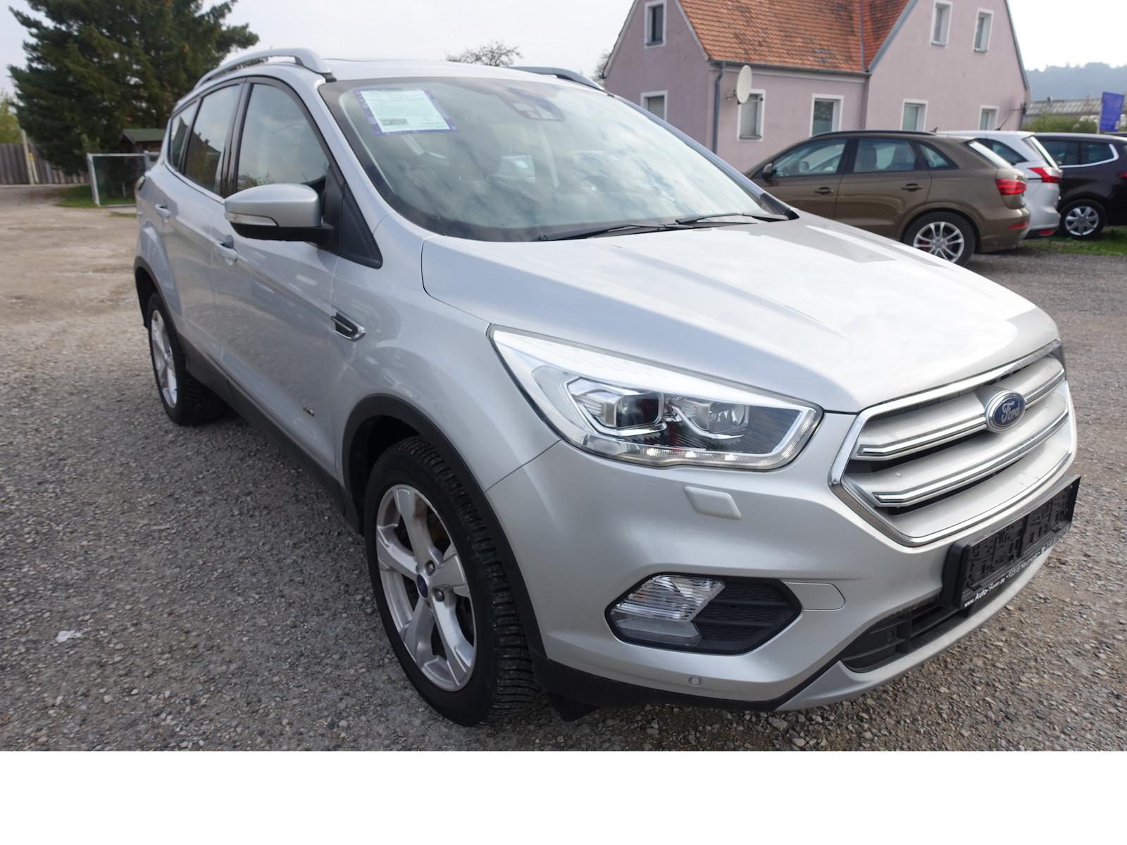 Ford Kuga Titanium Kamera Parkassyst Leder Navi Bi-Xe