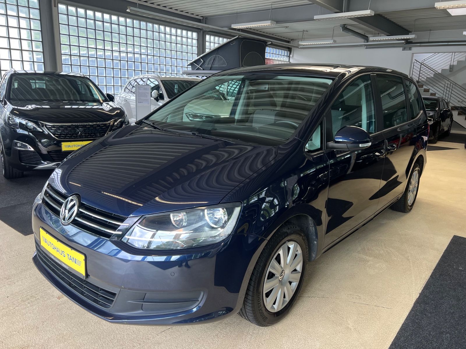 Fahrzeugabbildung Volkswagen Sharan 2.0 TDI BMT*CARPLAY*RÜCKFAHRKAMERA*7.SITZ