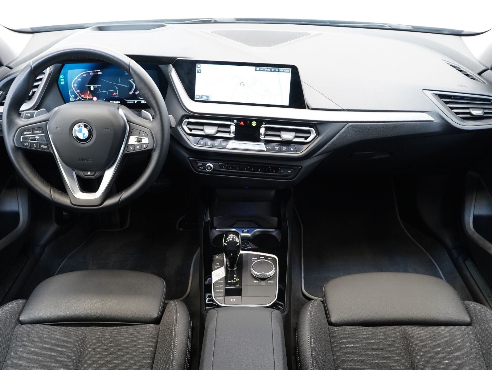 Fahrzeugabbildung BMW 120 d Sport Line LED/DRIVING-ASSISTANT/DAB/R-CAM