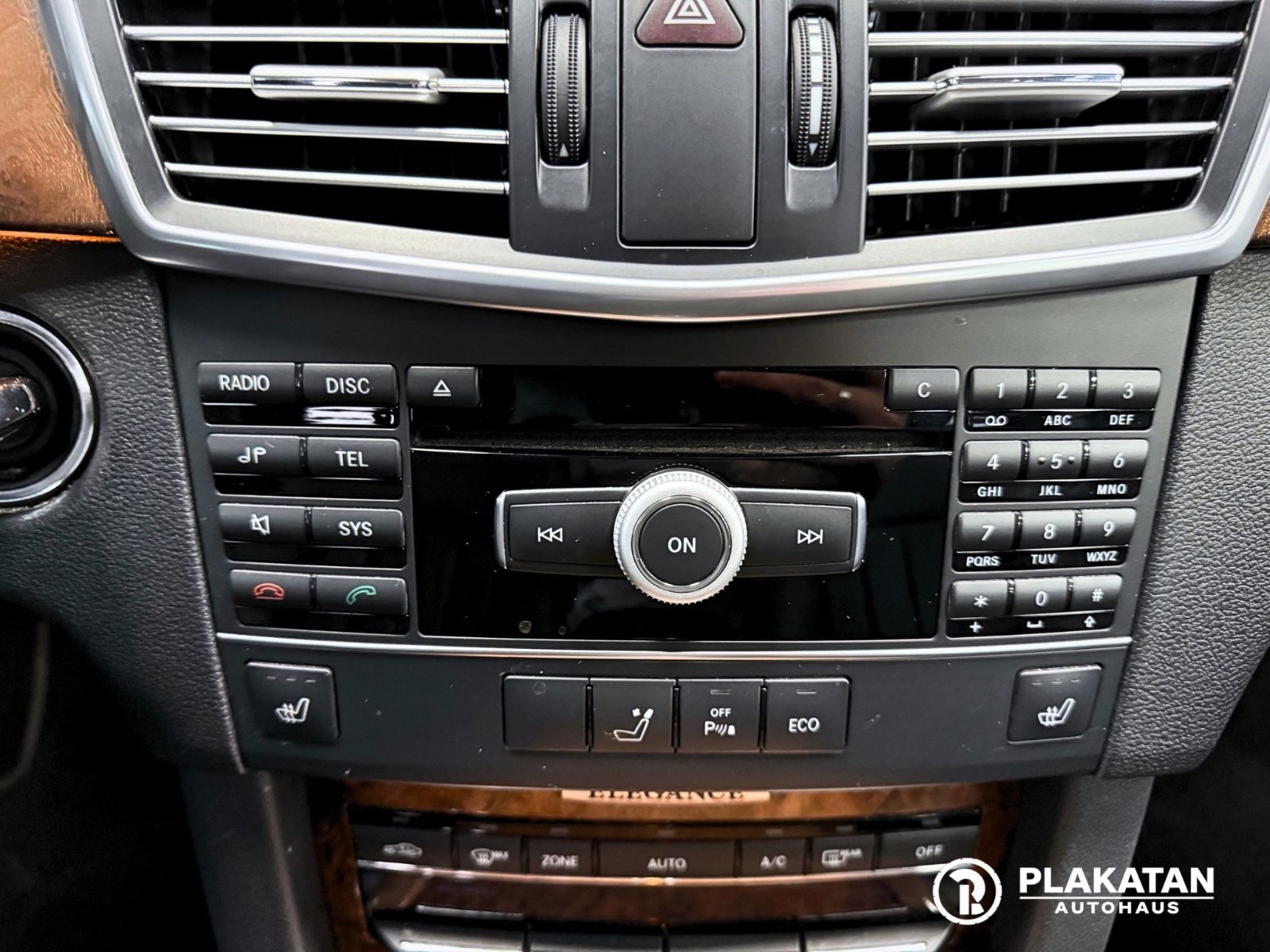 Fahrzeugabbildung Mercedes-Benz E 250 CDI T-Modell Leder AHK MB-Service