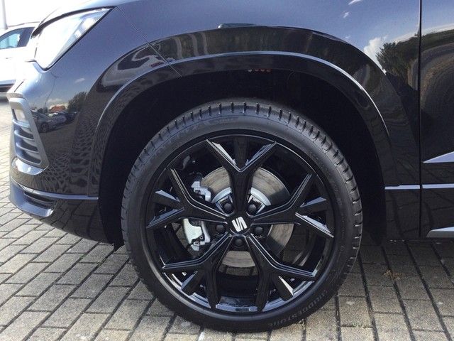 Fahrzeugabbildung SEAT Ateca TSI FR DSG LED AHK Navi VC ACC RFK beats S